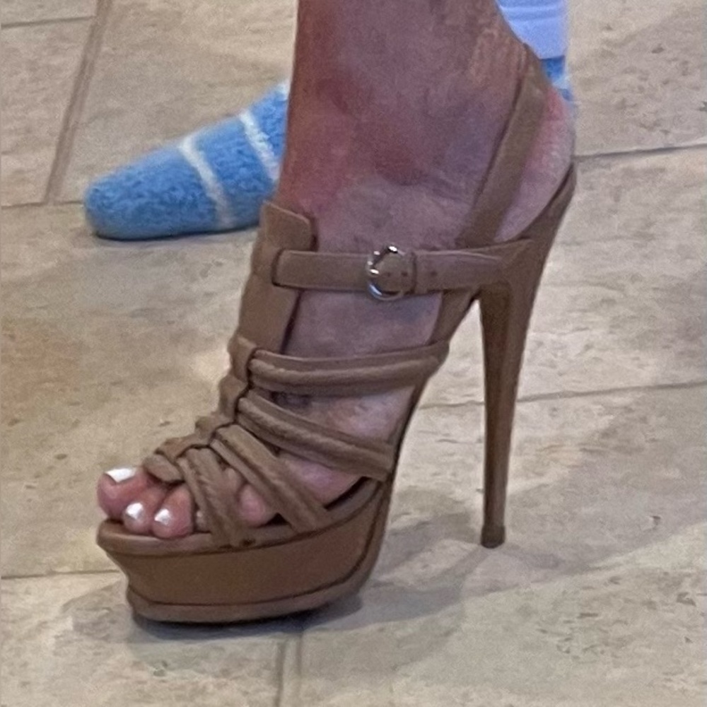 YSL Heels - Picture 10 of 10